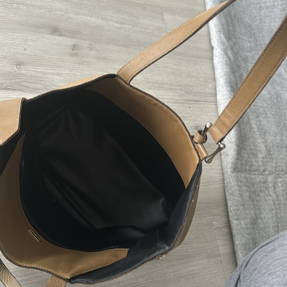 Guy Laroche bag - Picture 2 of 8